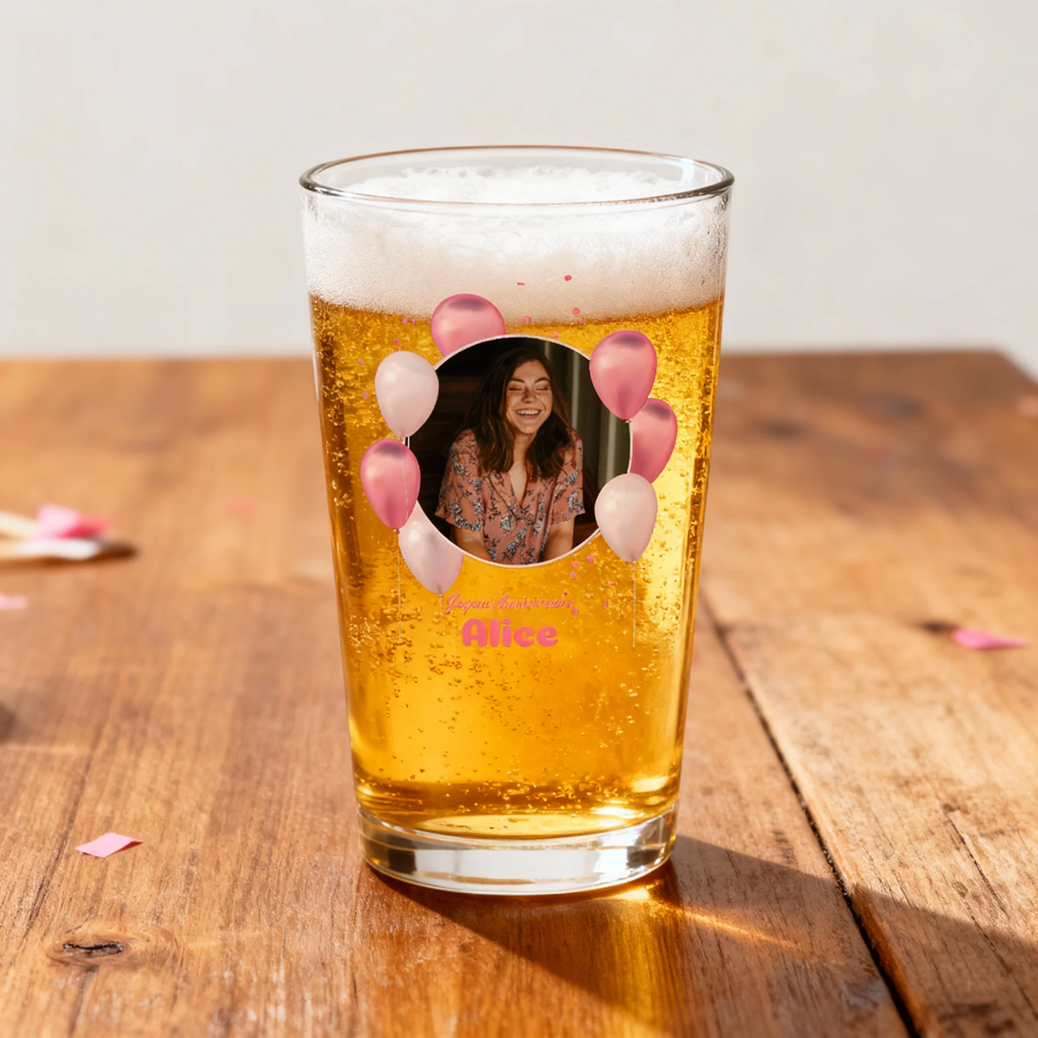 Verre à bière personnalisé Pinte en verre - Anniversaire Photo & Ballons Roses - Image 2